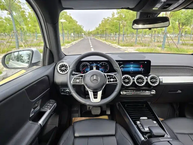 Mercedes-Benz GLB-Class — Фото автомобиля 2