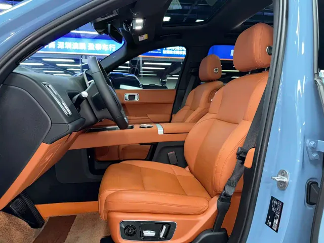 Li Auto L8 — Фото автомобиля 8