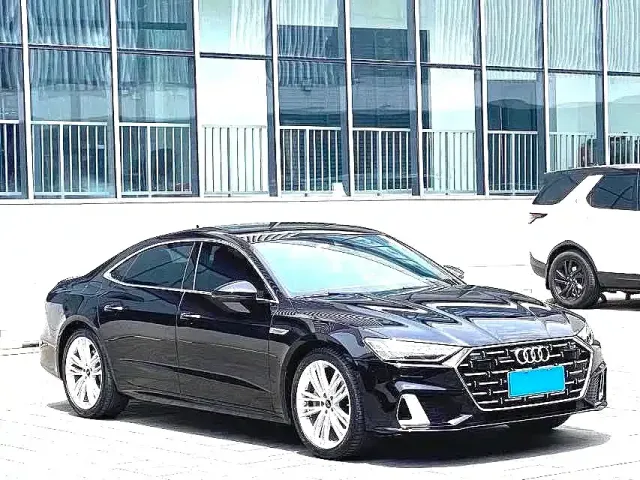 Audi A7L — Фото автомобиля 2