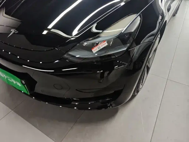 Tesla Model 3 — Фото автомобиля 23