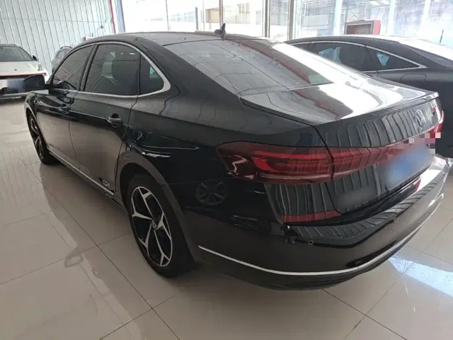Volkswagen Passat — Фото автомобиля 4