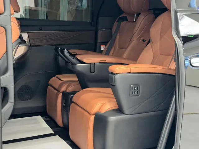 Toyota Vellfire — Фото автомобиля 5