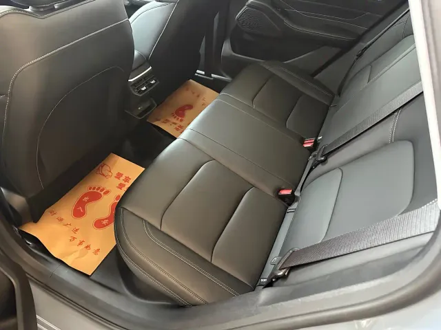 Geely Emgrand — Фото автомобиля 4