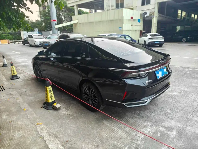 Dongfeng Yixuan MAX — Фото автомобиля 15