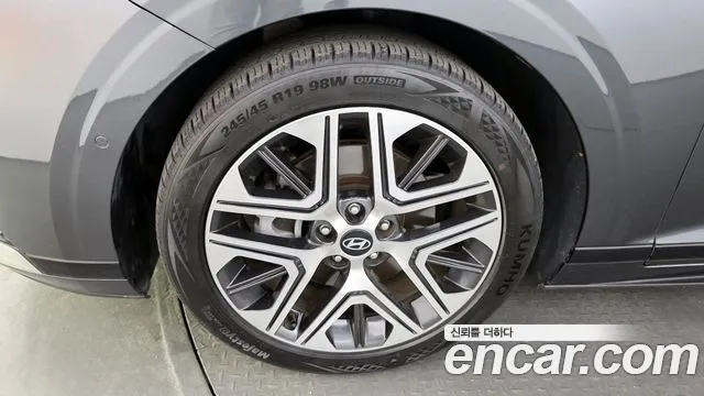 Hyundai Grandeur Grandeur (GN7) 2.5 Бензин 2WD — Фото автомобиля 5