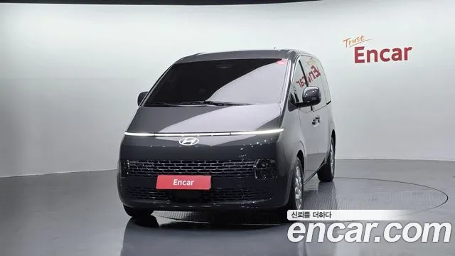 Фотография автомобиля — Hyundai Staria