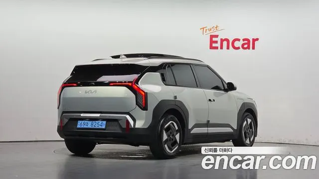 Kia EV3 — Фото автомобиля 2