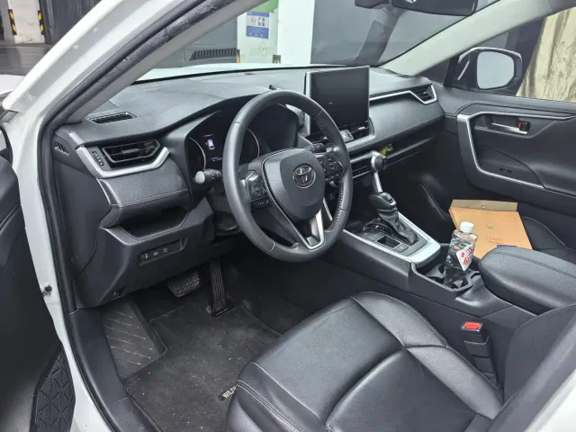 Toyota Wildlander — Фото автомобиля 7