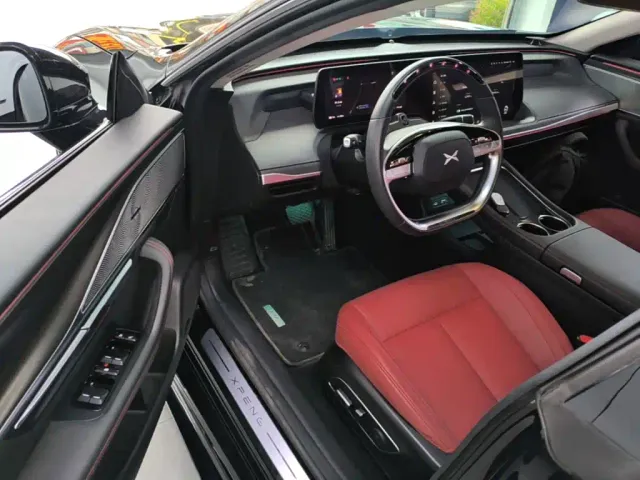 Xpeng P7 — Фото автомобиля 15