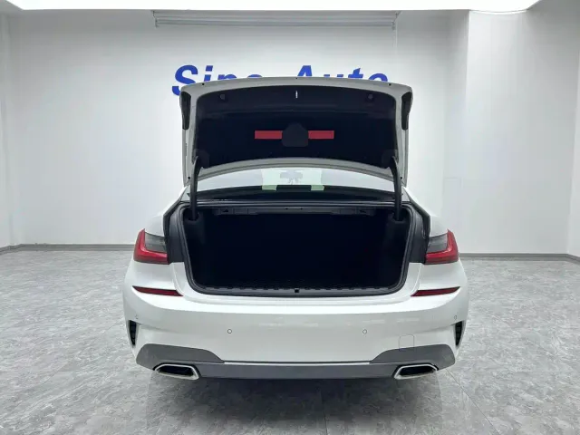 BMW 3 Series — Фото автомобиля 10