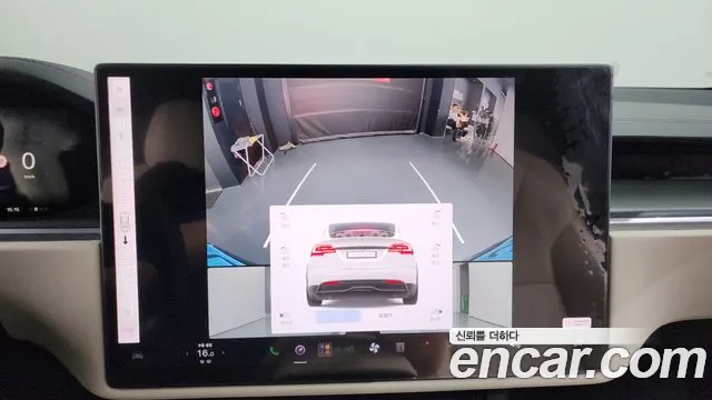 Tesla Model X — Фото автомобиля 16