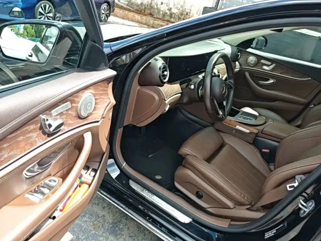 Mercedes-Benz E-Class — Фото автомобиля 15