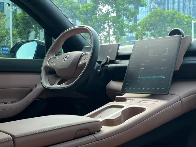 Nio EC6 — Фото автомобиля 12