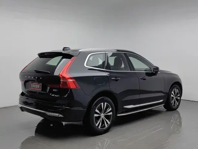 Volvo XC60 — Фото автомобиля 2
