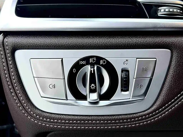 BMW 7 Series — Фото автомобиля 15