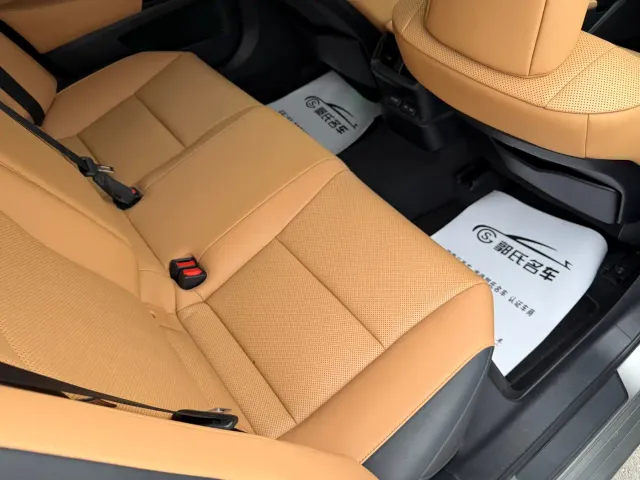 Lexus ES — Фото автомобиля 18