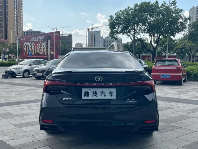 Toyota Avalon — Фото автомобиля 4