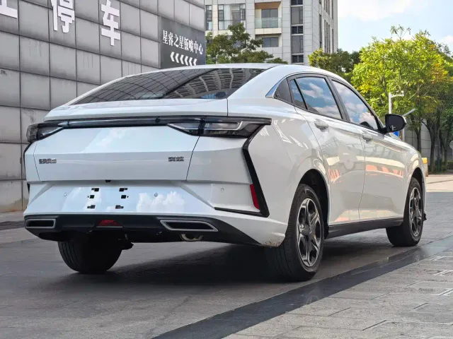 Dongfeng Yixuan — Фото автомобиля 9