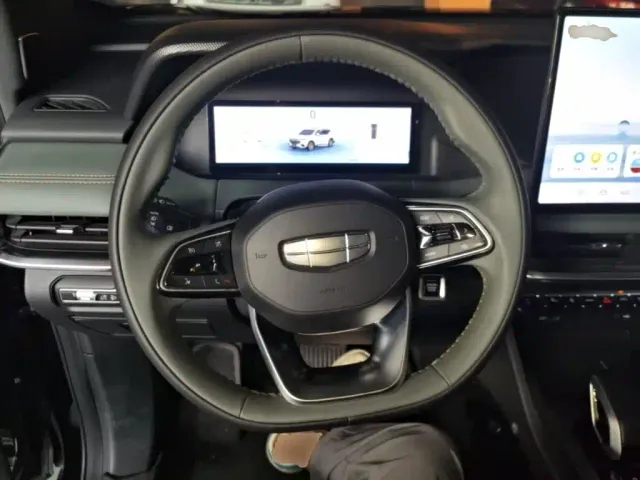 Geely Haoyue L — Фото автомобиля 10