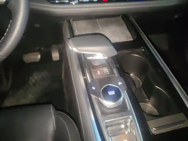 Changan Qiyuan Q05 — Фото автомобиля 16