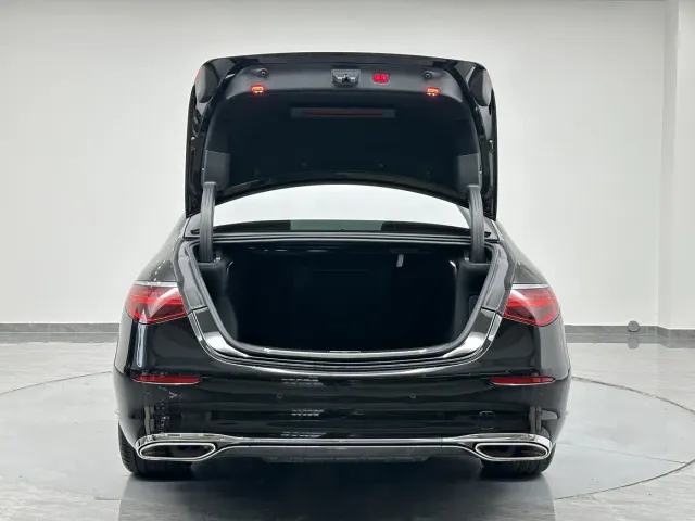 Mercedes-Benz S-Class — Фото автомобиля 30