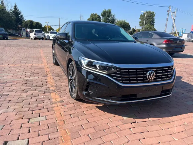 Volkswagen Passat — Фото автомобиля 3