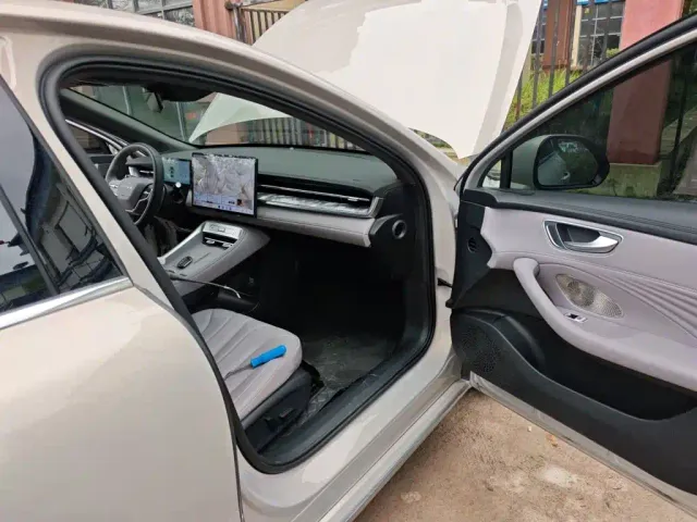 Roewe M7 DMH — Фото автомобиля 17
