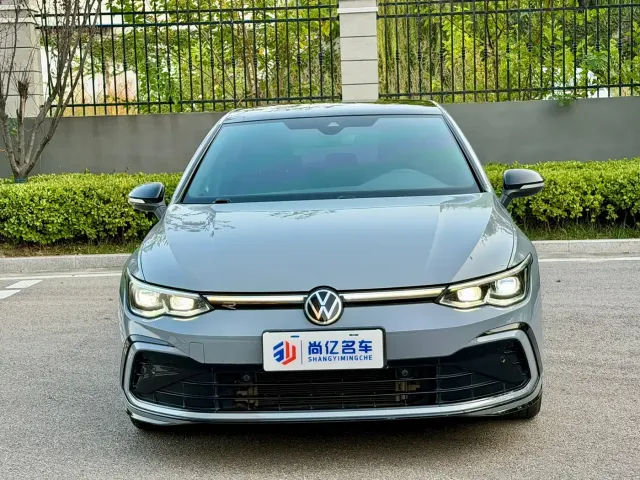 Volkswagen Golf — Фото автомобиля 7