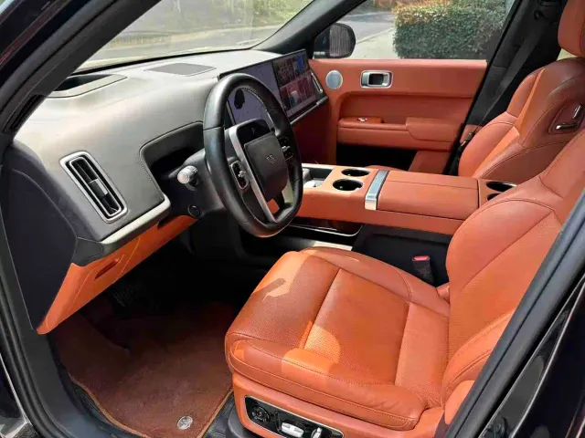 Li Auto L8 — Фото автомобиля 4