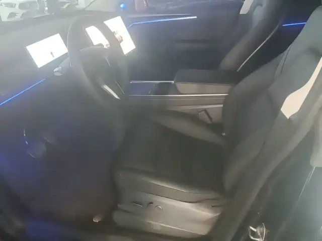 Tesla Model Y — Фото автомобиля 14