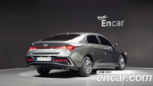 Hyundai Avante CN7 — Фото автомобиля 2