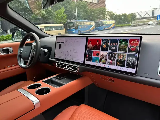 Li Auto L8 — Фото автомобиля 10