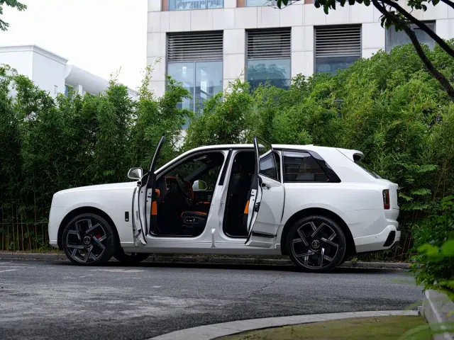 Rolls-Royce Cullinan — Фото автомобиля 6
