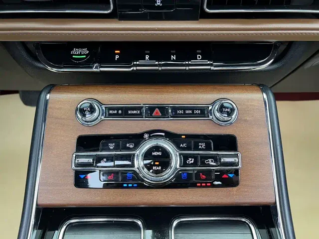 Lincoln Aviator — Фото автомобиля 24