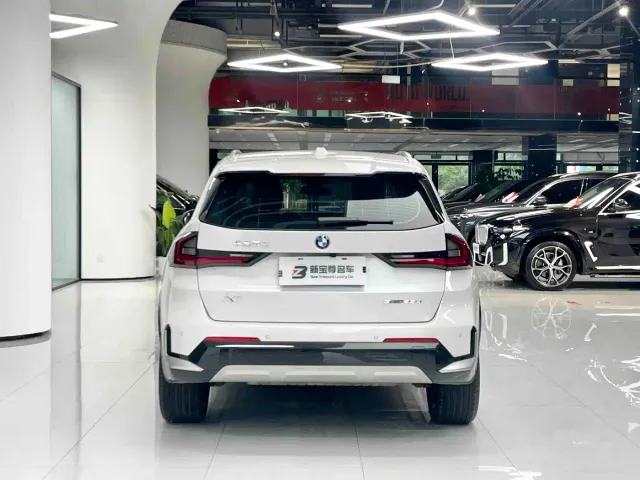 BMW X1 — Фото автомобиля 11