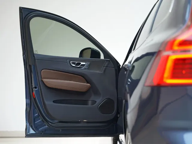 Volvo XC60 — Фото автомобиля 10