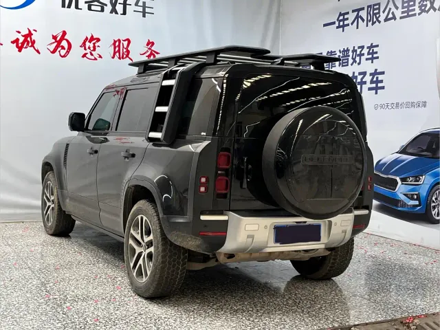 Land Rover Defender — Фото автомобиля 16