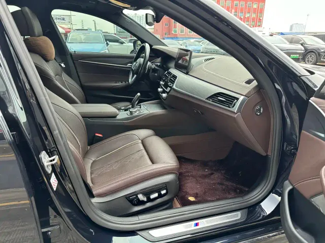 BMW BMW 5 Series 2022 Facelift II 530Li Premium Package M Sport — Фото автомобиля 10