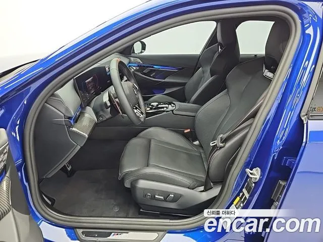 BMW M5 G90 — Фото автомобиля 10