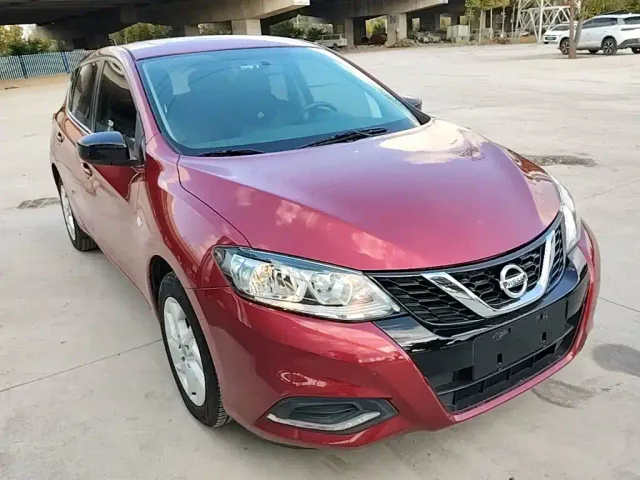 Nissan Tiida — Фото автомобиля 3