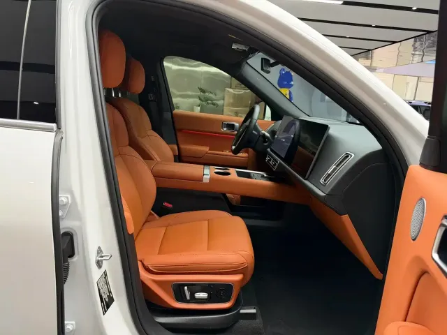 Li Auto L7 — Фото автомобиля 8