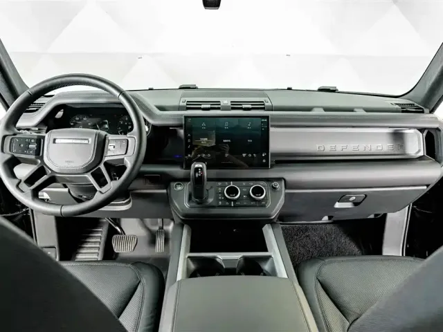 Land Rover Defender — Фото автомобиля 13