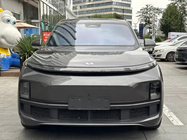 Li Auto L9 — Фото автомобиля 2