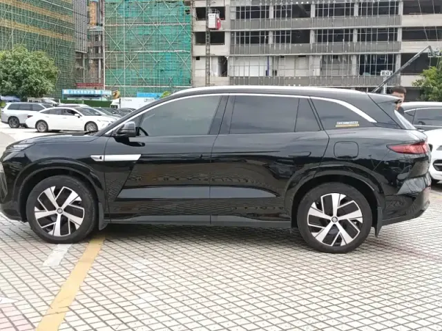BYD Tang L — Фото автомобиля 16