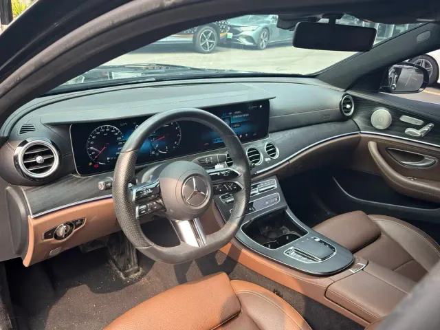 Mercedes-Benz E-Class — Фото автомобиля 6