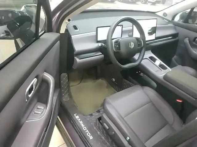 Leapmotor C10 — Фото автомобиля 15