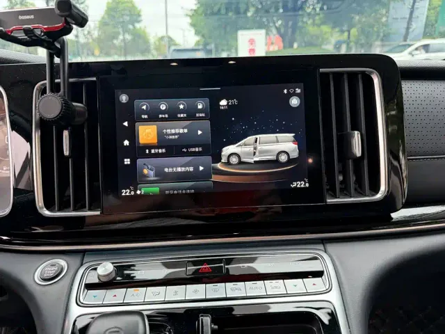 GAC Trumpchi M8 — Фото автомобиля 10