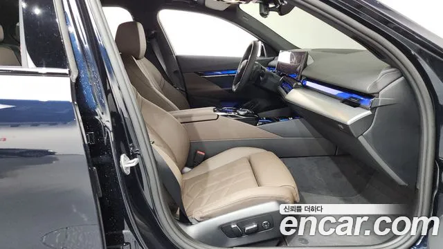 BMW 5 Series G60 — Фото автомобиля 26