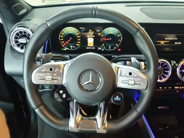 Mercedes-Benz GLB AMG — Фото автомобиля 10