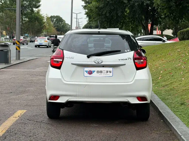Toyota Vios FS — Фото автомобиля 5